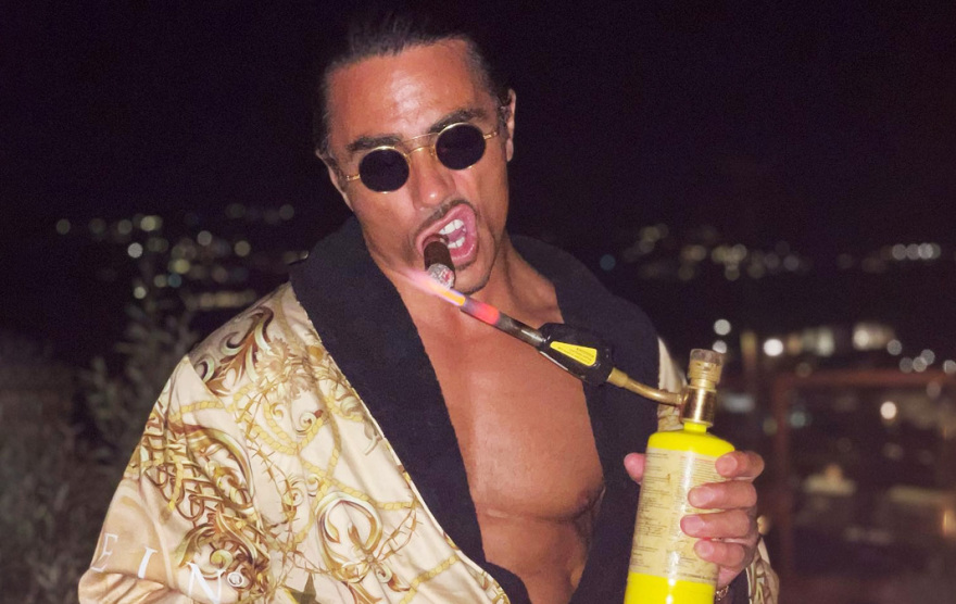 Λουκέτο στο εστιατόριο του «Salt Bae» στη Μύκονο επειδή δεν έκοβε αποδείξεις