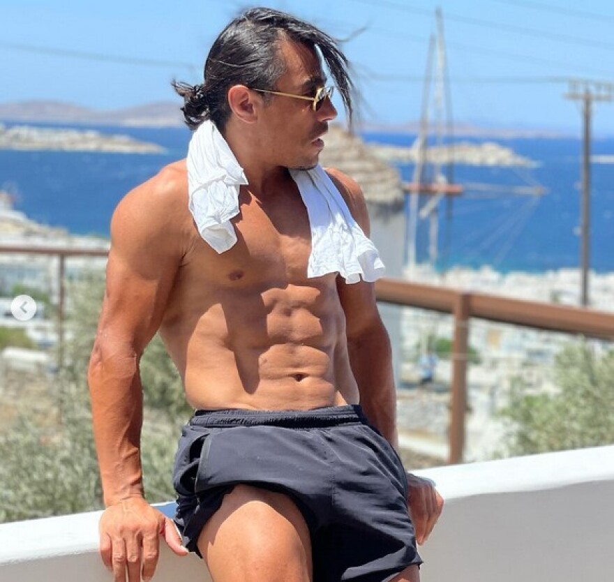 Λουκέτο στο εστιατόριο του «Salt Bae» στη Μύκονο επειδή δεν έκοβε αποδείξεις