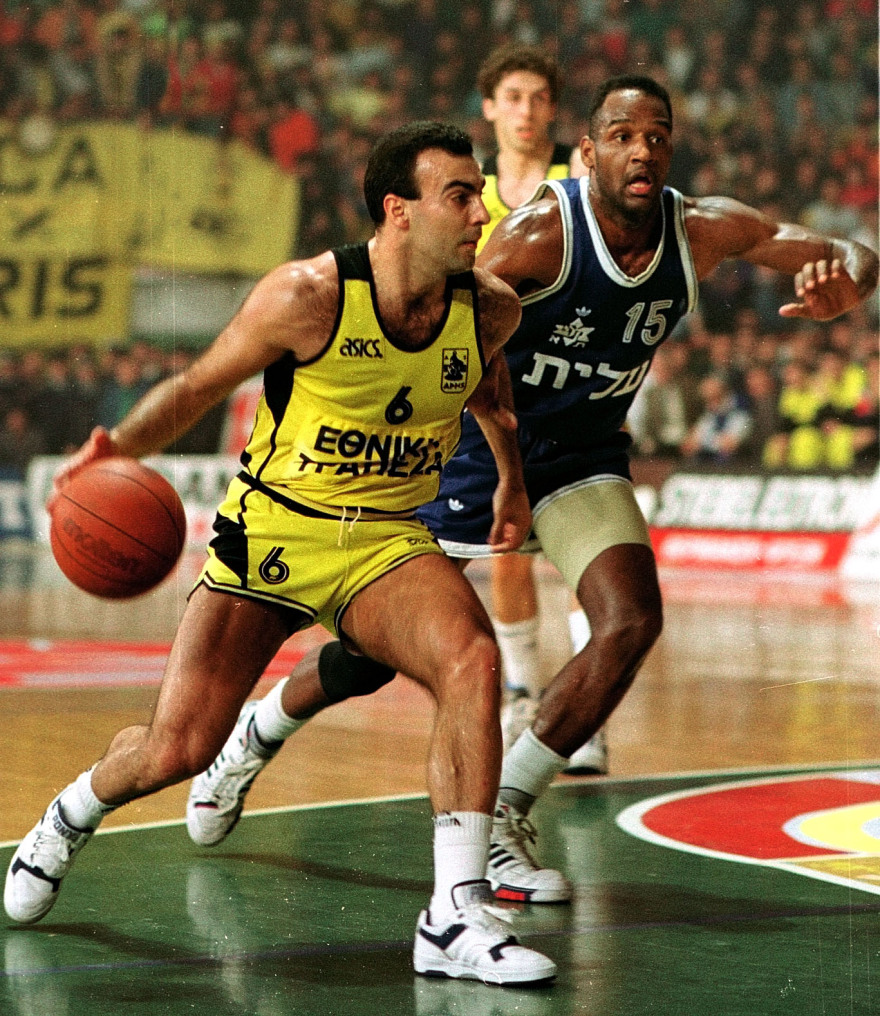 Νίκος Γκάλης: Έκλεισε τα 66 και η FIBA του ευχήθηκε με τις καλύτερες στιγμές του από το Eurobasket 1987 - Δείτε βίντεο 