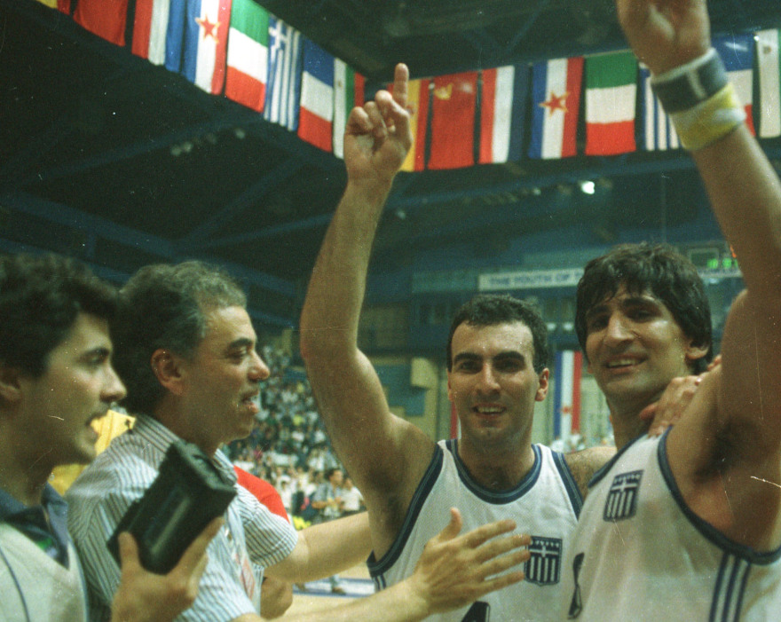 Νίκος Γκάλης: Έκλεισε τα 66 και η FIBA του ευχήθηκε με τις καλύτερες στιγμές του από το Eurobasket 1987 - Δείτε βίντεο 