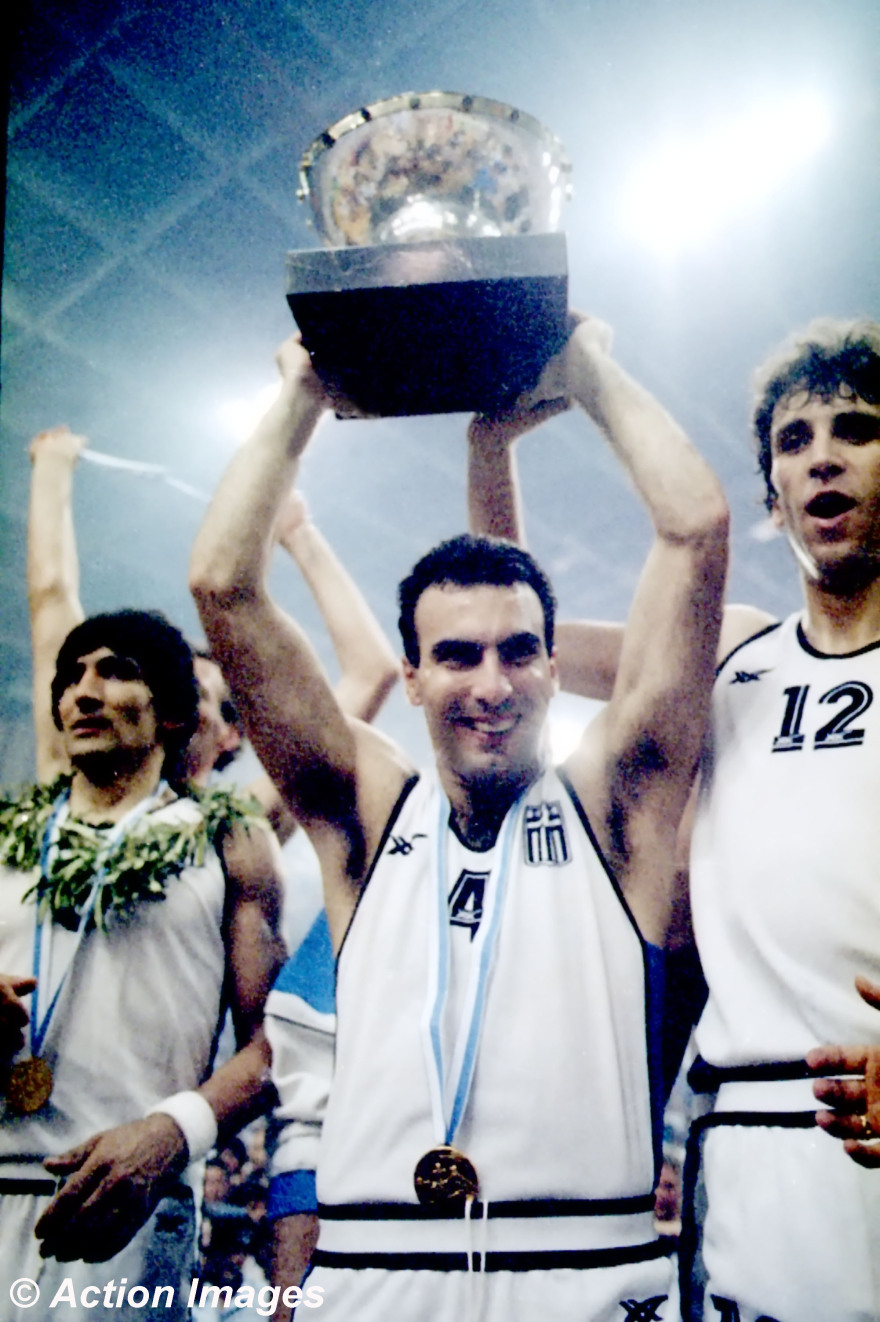 Νίκος Γκάλης: Έκλεισε τα 66 και η FIBA του ευχήθηκε με τις καλύτερες στιγμές του από το Eurobasket 1987 - Δείτε βίντεο 
