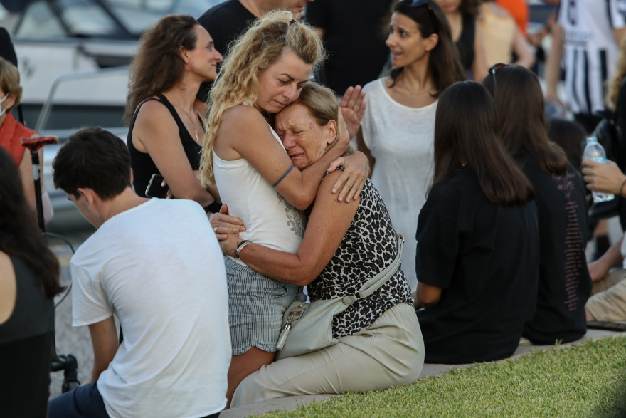Ρίγη συγκίνησης στην τελετή μνήμης για τα τέσσερα χρόνια από τη φονική φωτιά στο Μάτι