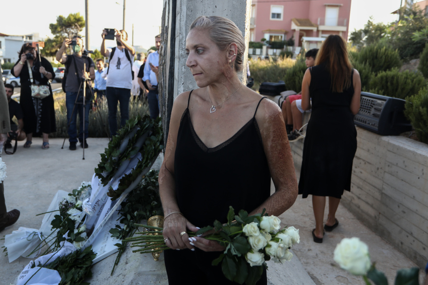 Ρίγη συγκίνησης στην τελετή μνήμης για τα τέσσερα χρόνια από τη φονική φωτιά στο Μάτι