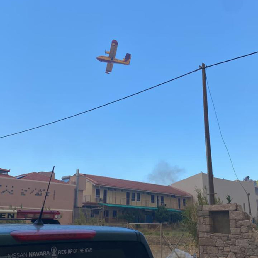 Λέσβος: Πύρινες γλώσσες έκαψαν σπίτια στα Βατερά - Δείτε βίντεο και φωτογραφίες