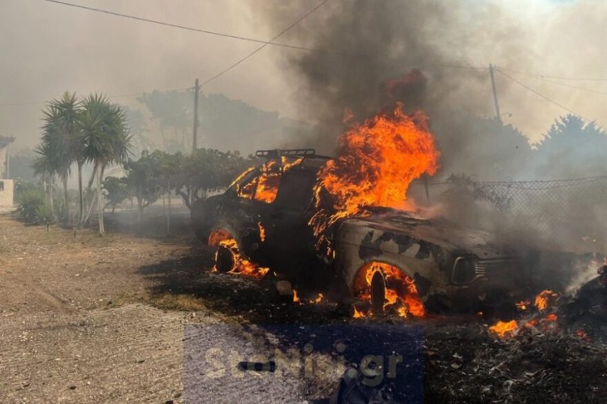 Φωτιά στη Λέσβο: Εκκενώνονται η Βρίσα και ο Σταυρός