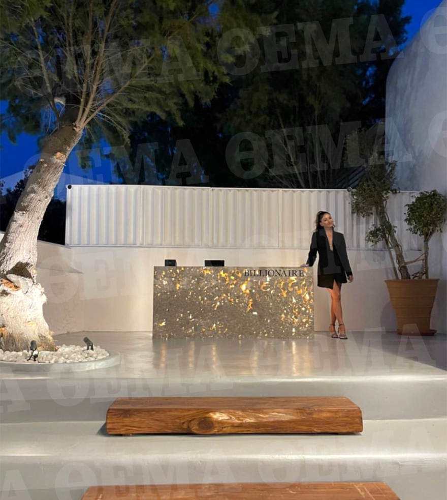 Μύκονος: Το «Billionaire» για λίγους, η Lamborghini με τις σαμπάνιες και το πάρτι με τα 2.000 άτομα στη Φτελιά