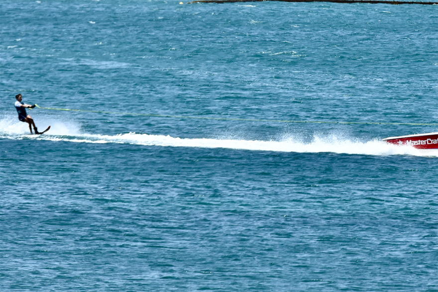 Καύσωνας: Στις παραλίες οι Αθηναίοι για «ανάσες δροσιάς» - Δείτε φωτογραφίες