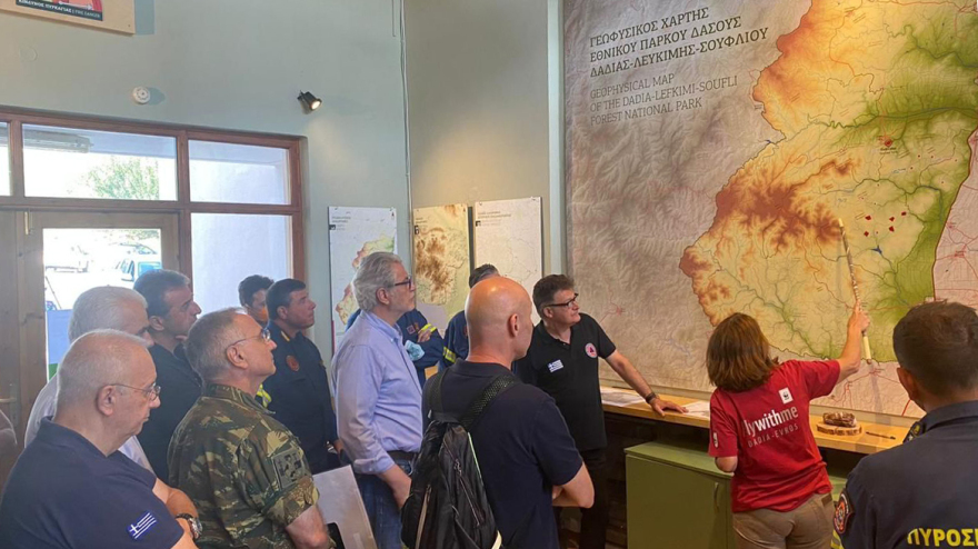 Νέα αναζωπύρωση στη Δαδιά: Δεν κινδυνεύει το χωριό, εκκενώθηκε το μοναστήρι