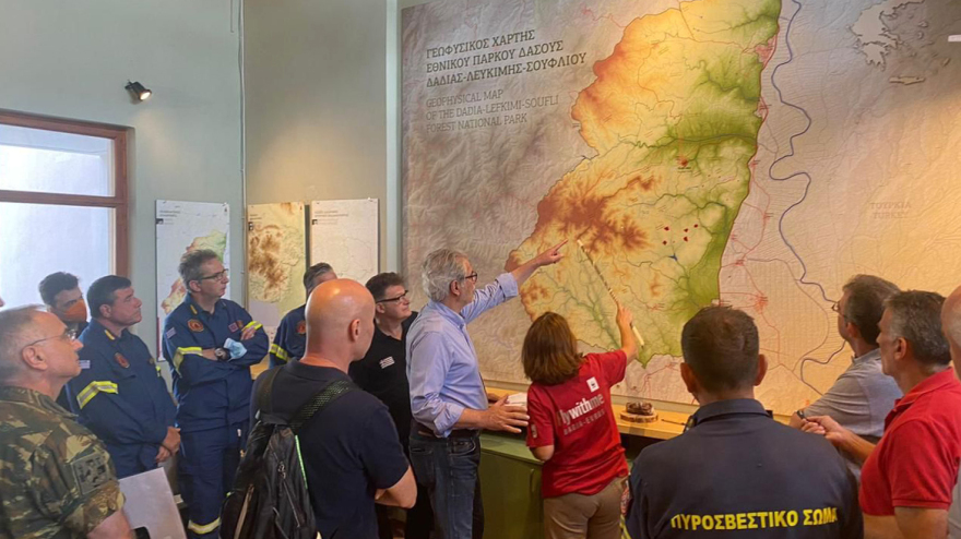 Νέα αναζωπύρωση στη Δαδιά: Δεν κινδυνεύει το χωριό, εκκενώθηκε το μοναστήρι