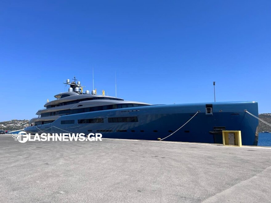 Κρήτη: Εντυπωσιακές εικόνες από πολυτελές γιοτ, αγκυροβολημένο στο λιμάνι της Σούδας