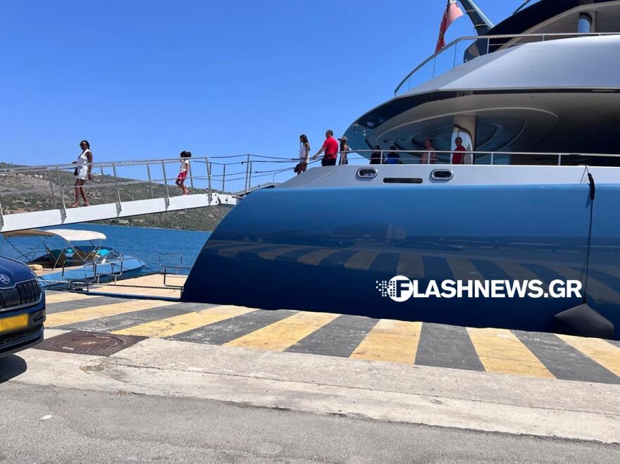 Κρήτη: Εντυπωσιακές εικόνες από πολυτελές γιοτ, αγκυροβολημένο στο λιμάνι της Σούδας