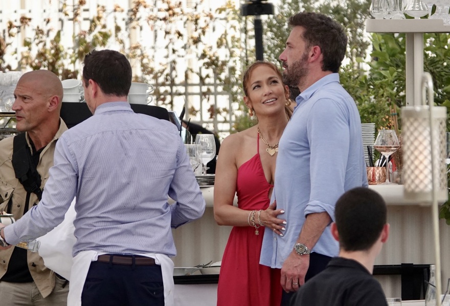 Τζένιφερ Λόπεζ: Η τραγουδίστρια γιόρτασε τα γενέθλια της στο πλευρό του συζύγου της 