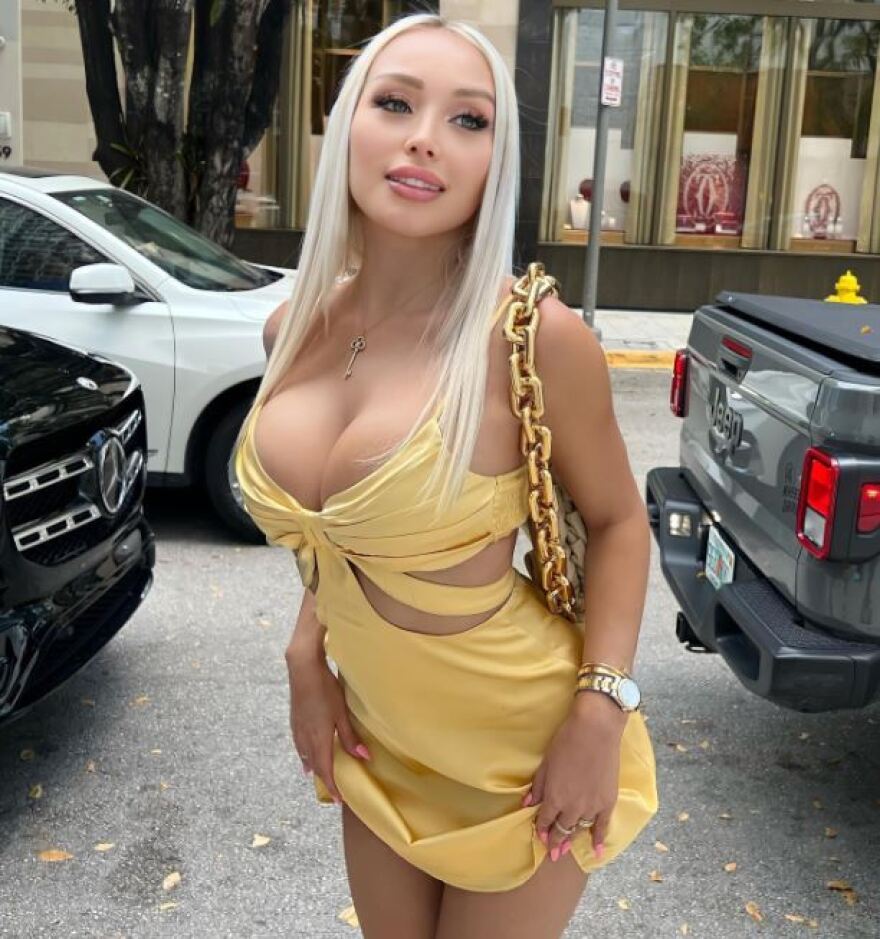 Μοντέλο του Playboy μαζεύει χρήματα μέσω... OnlyFans για να αγοράσει την αγαπημένη της ομάδα