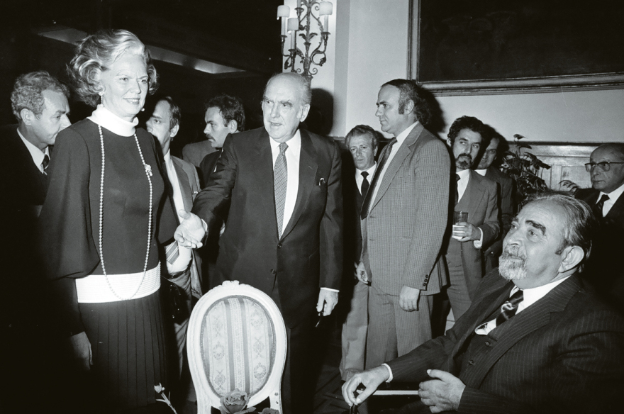 Ο Νίκος Παπανδρέου έκανε μυθιστόρημα τους έρωτες του Ανδρέα με πρωταγωνιστρια την «άγνωστη» Χρύσα