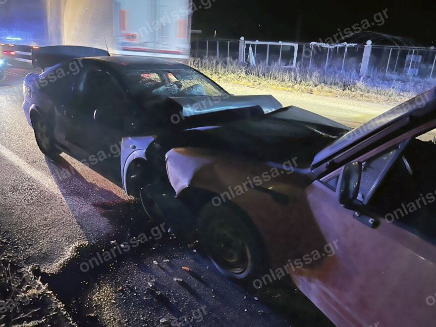 Λάρισα: Αγροτικό συγκρούστηκε με αυτοκίνητο - Στο νοσοκομείο ζευγάρι με δύο μικρά παιδιά