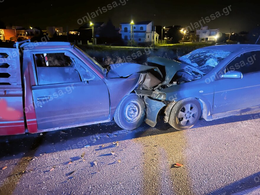 Λάρισα: Αγροτικό συγκρούστηκε με αυτοκίνητο - Στο νοσοκομείο ζευγάρι με δύο μικρά παιδιά