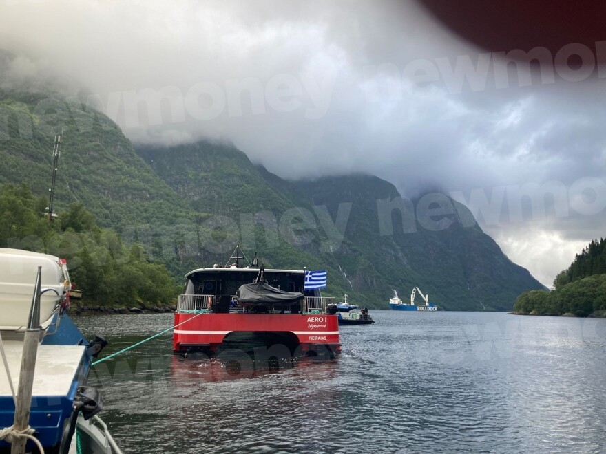 Ξεκίνησε η μεταφορά των τριών νεότευκτων catamaran του Ομίλου Attica