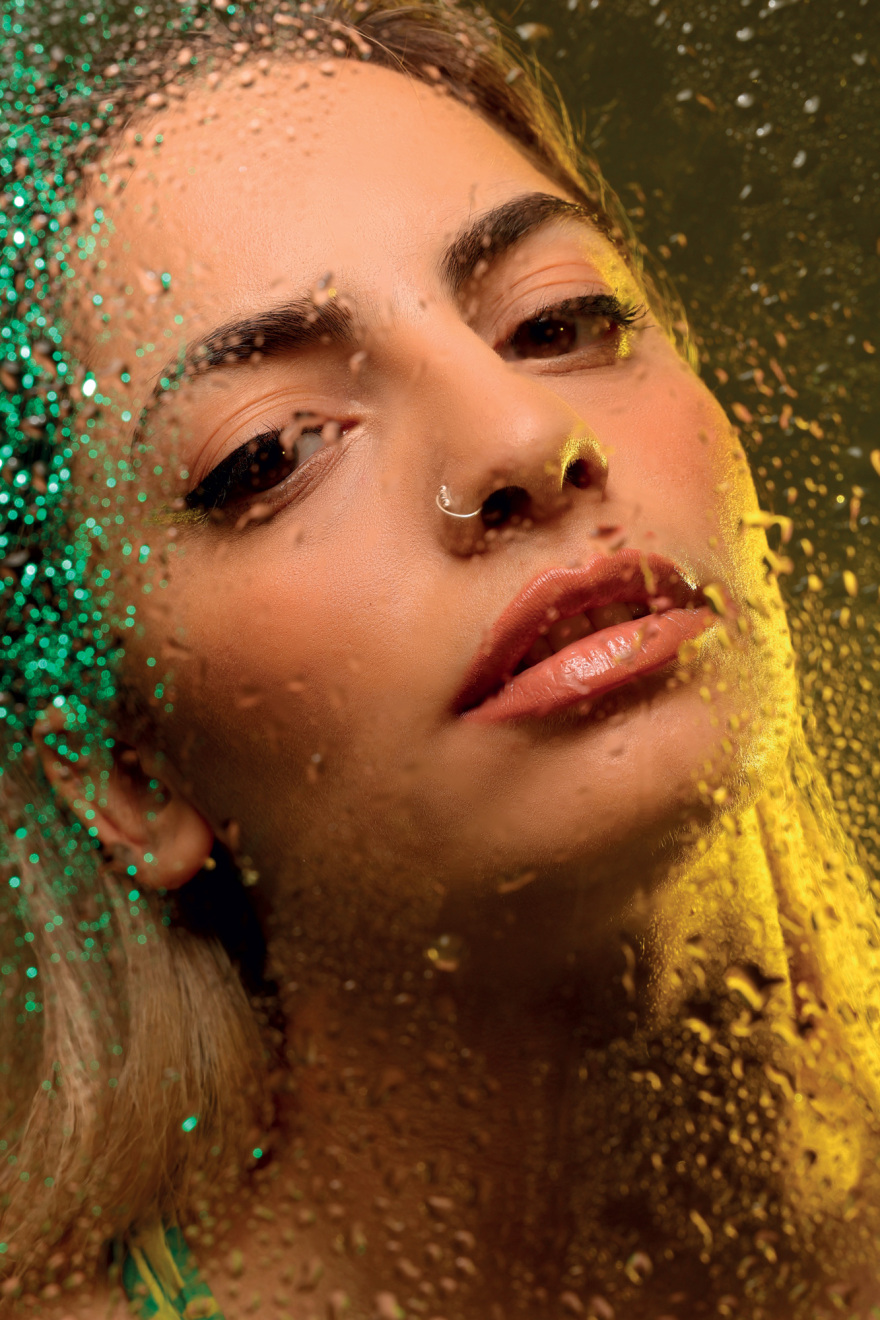 H ταλαντούχα Daphne Lawrence και η συνεργασία της με την Άννα Βίσση