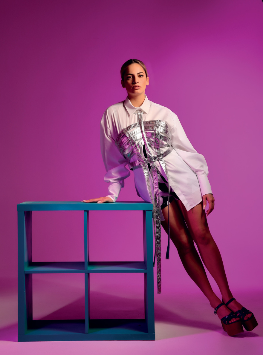 H ταλαντούχα Daphne Lawrence και η συνεργασία της με την Άννα Βίσση