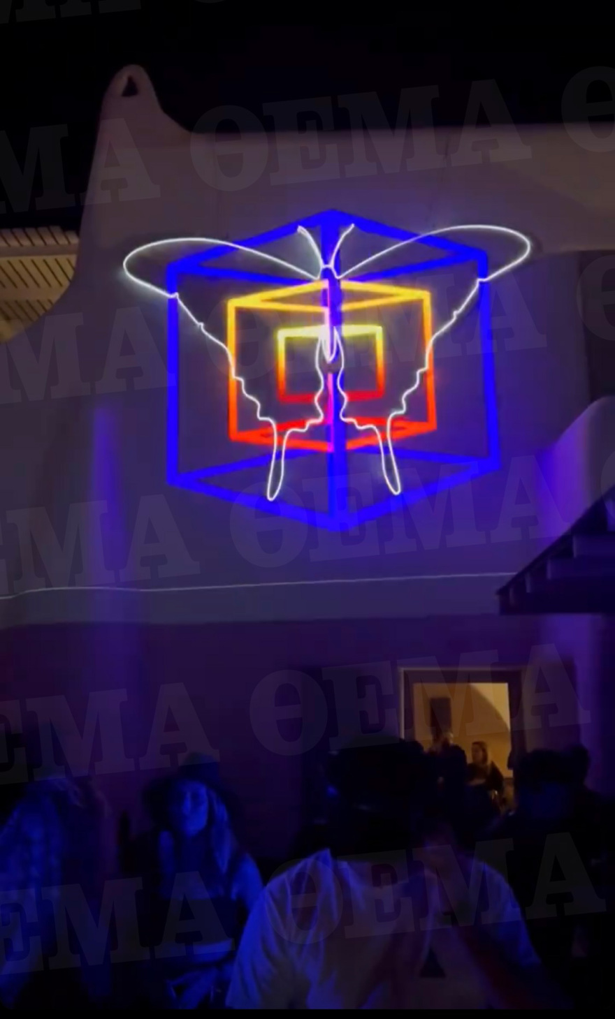 Μύκονος: Το πάρτι στον Άγιο Στέφανο, το κάλεσμα των Χούρι και οι βουτιές του Νιάρχου στη Ρήνεια