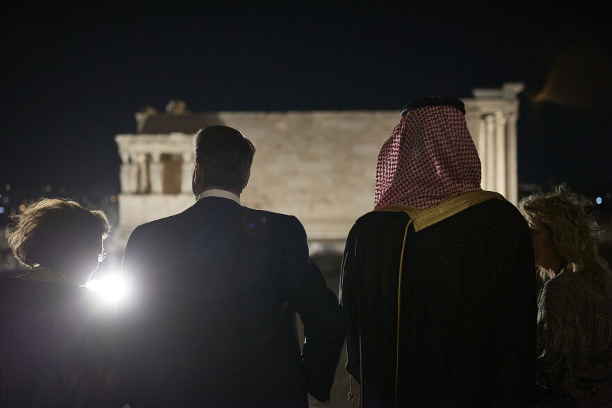 Την Ακρόπολη επισκέφθηκε ο Σαουδάραβας πρίγκιπας Μοχάμεντ Μπιν Σαλμάν - Δείτε φωτογραφίες