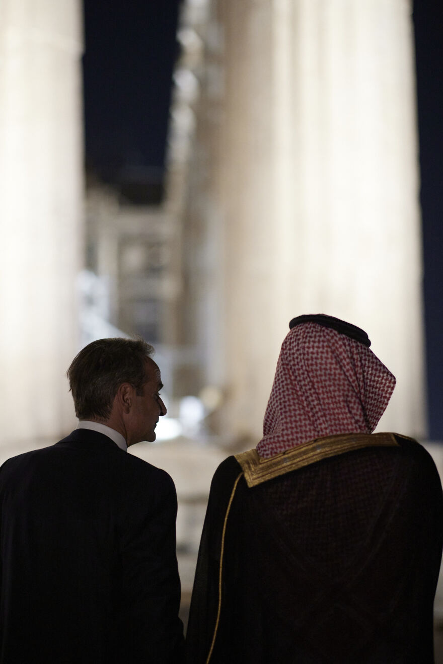 Την Ακρόπολη επισκέφθηκε ο Σαουδάραβας πρίγκιπας Μοχάμεντ Μπιν Σαλμάν - Δείτε φωτογραφίες