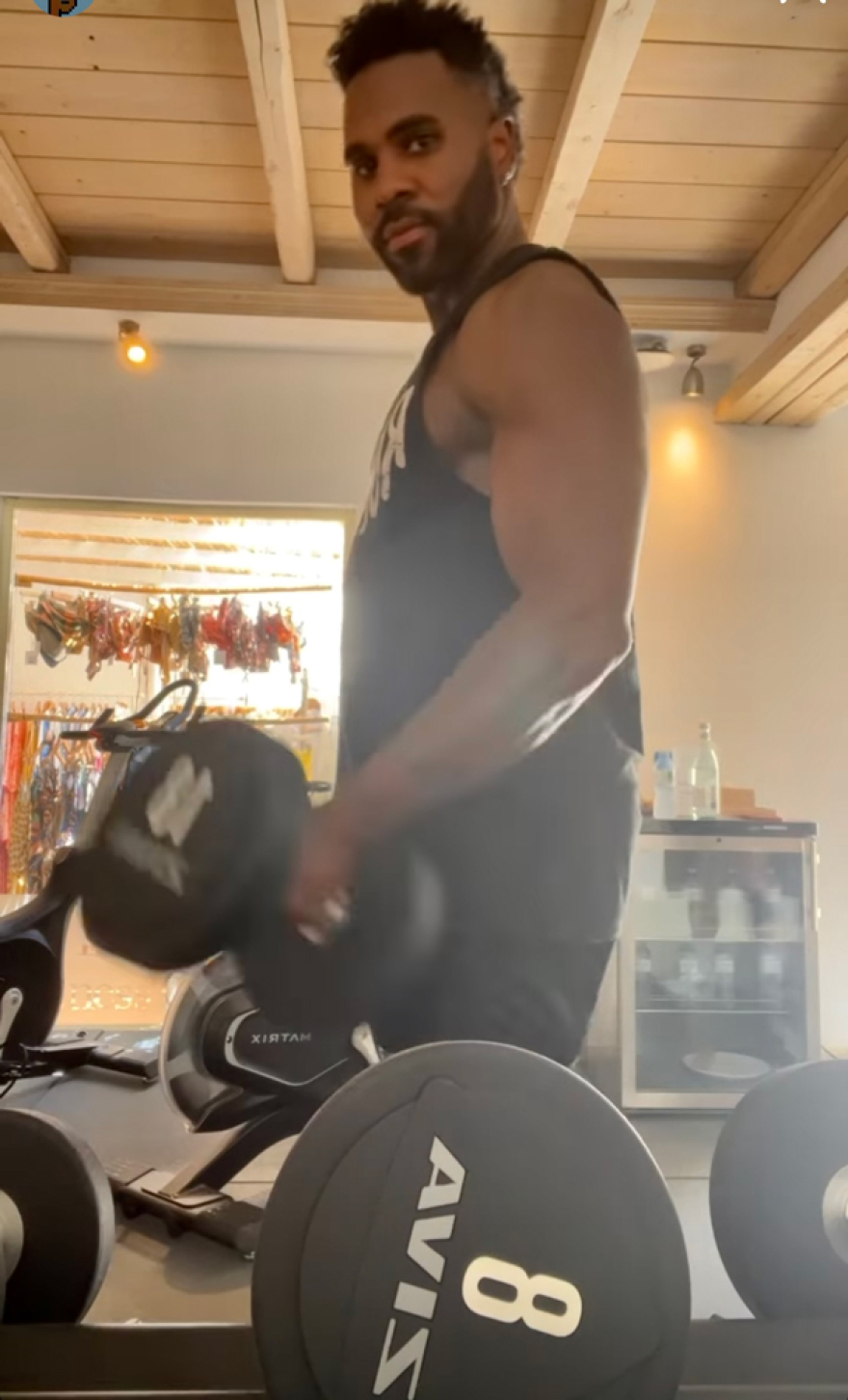 Μύκονος: Ο δισεκατομμυριούχος Nick Candy, οι κλασικές αξίες και ο Ντερούλο