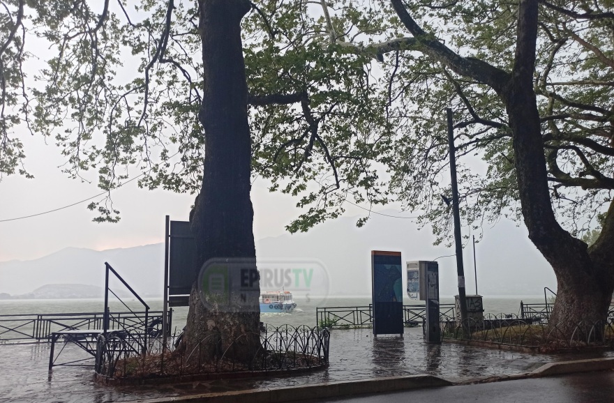 Ισχυρή χαλαζόπτωση στην Κοζάνη προκάλεσε ζημιές και σε αυτοκίνητα - Δείτε βίντεο και φωτογραφίες