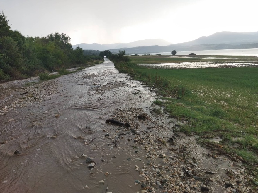 Ισχυρή χαλαζόπτωση στην Κοζάνη προκάλεσε ζημιές και σε αυτοκίνητα - Δείτε βίντεο και φωτογραφίες