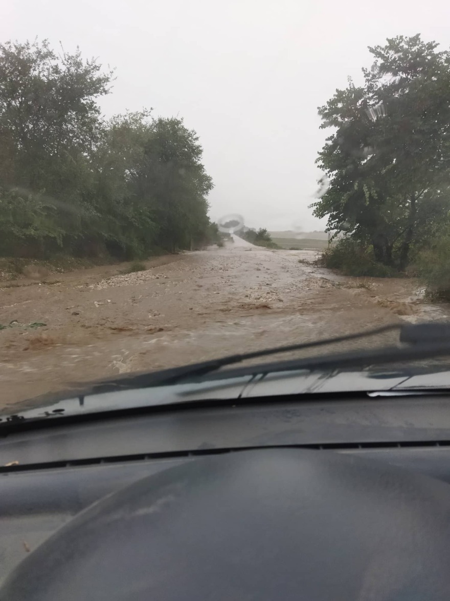 Ισχυρή χαλαζόπτωση στην Κοζάνη προκάλεσε ζημιές και σε αυτοκίνητα - Δείτε βίντεο και φωτογραφίες