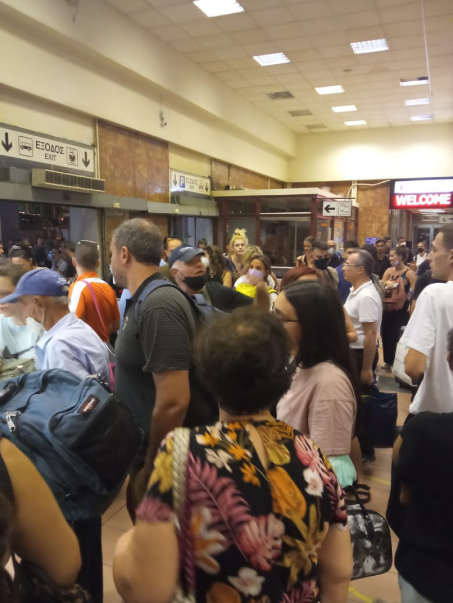 Απίστευτη ταλαιπωρία για εκατοντάδες επιβάτες της Hellenic Train, τι απαντάει η εταιρεία - Δείτε βίντεο