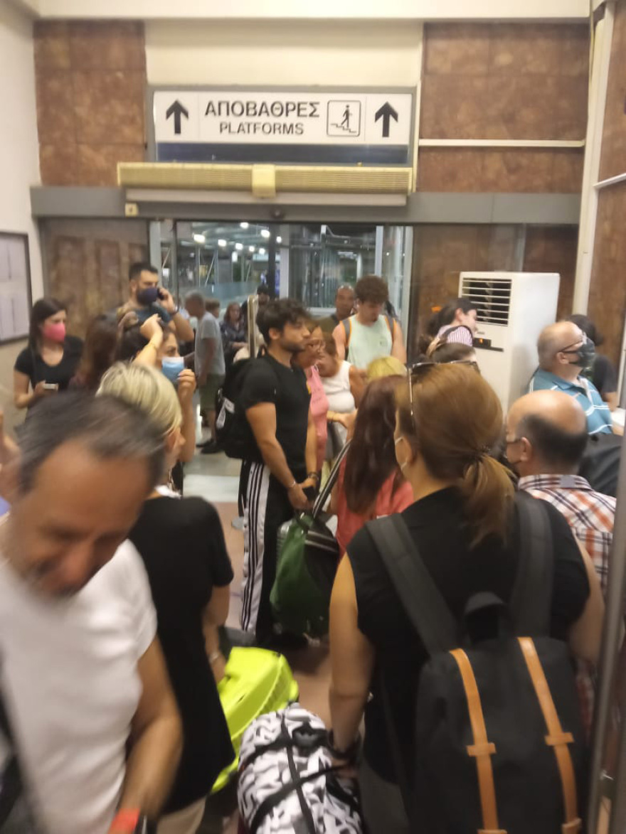 Απίστευτη ταλαιπωρία για εκατοντάδες επιβάτες της Hellenic Train, τι απαντάει η εταιρεία - Δείτε βίντεο