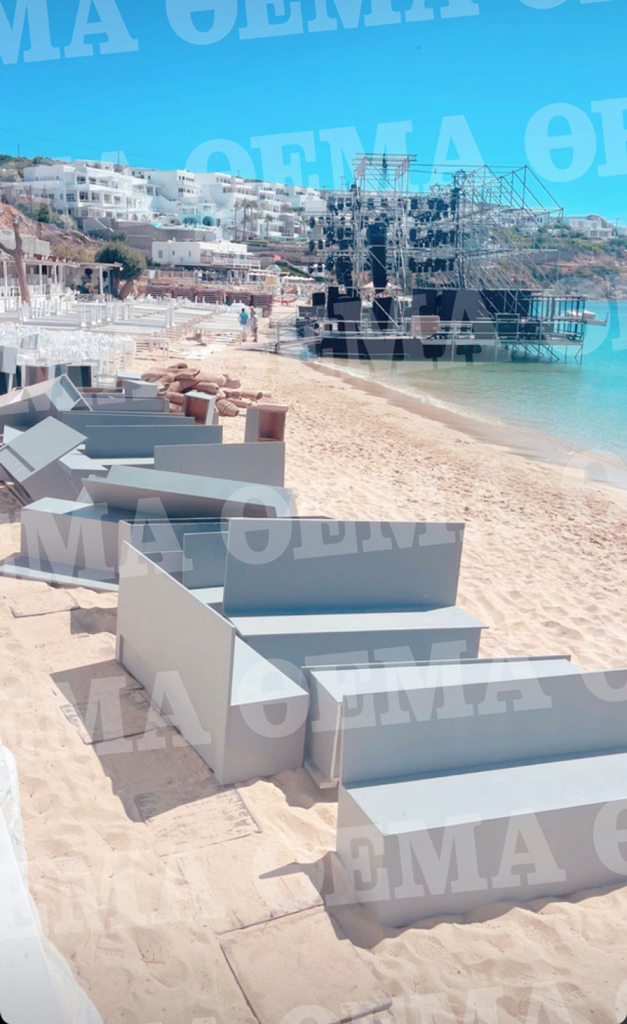 Μύκονος: Τα μπουγέλα με σαμπάνια, το πάρτι της Hublot και η βίλα του Ντερούλο