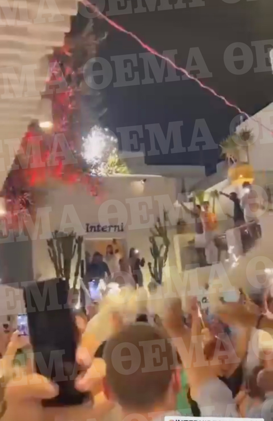 Μύκονος: Τα μπουγέλα με σαμπάνια, το πάρτι της Hublot και η βίλα του Ντερούλο