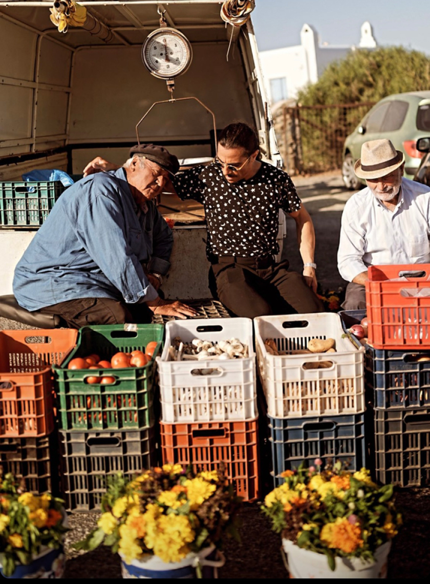 Μύκονος: Τα μπουγέλα με σαμπάνια, το πάρτι της Hublot και η βίλα του Ντερούλο