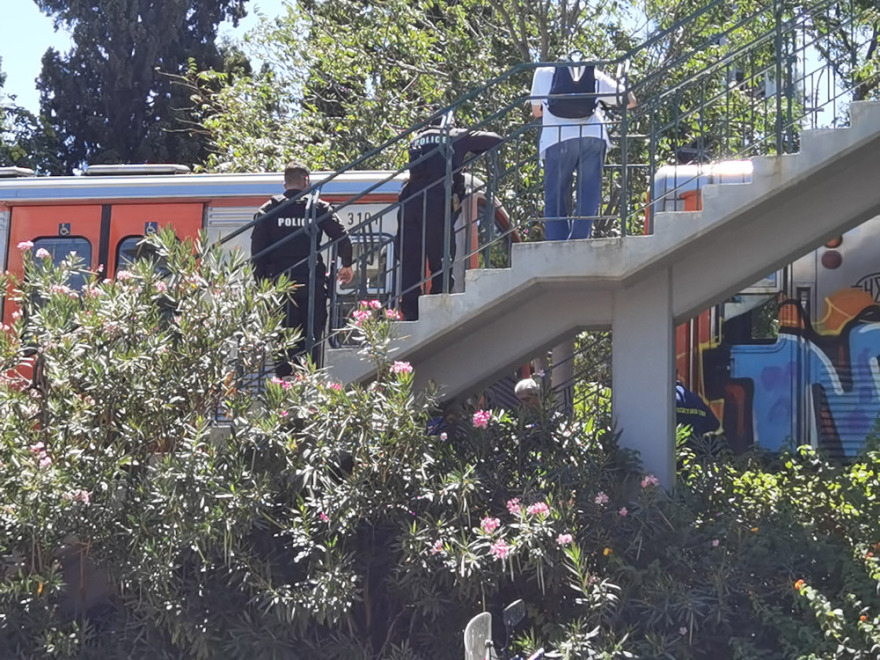 Τραγωδία στα Πατήσια, διαμελίστηκε γυναίκα που έπεσε στις γραμμές του ΗΣΑΠ