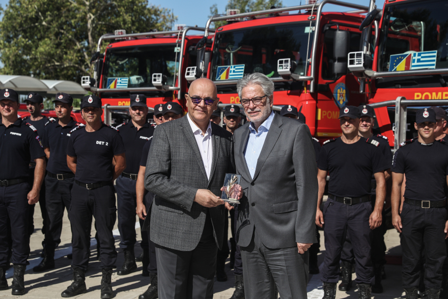 Φεύγουν οι Ρουμάνοι πυροσβέστες από τη χώρα - Δείτε φωτογραφίες