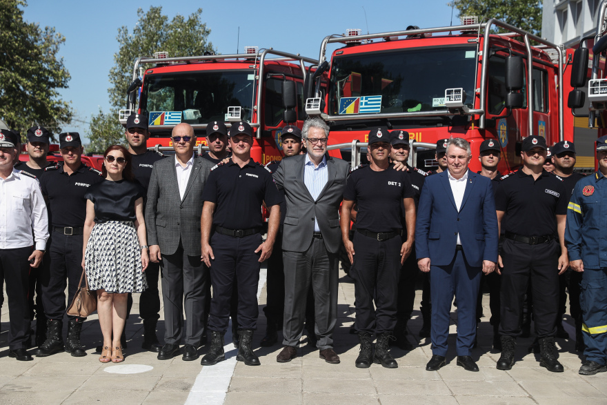 Φεύγουν οι Ρουμάνοι πυροσβέστες από τη χώρα - Δείτε φωτογραφίες