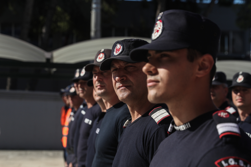 Φεύγουν οι Ρουμάνοι πυροσβέστες από τη χώρα - Δείτε φωτογραφίες