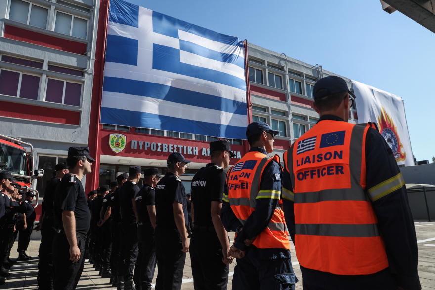 Φεύγουν οι Ρουμάνοι πυροσβέστες από τη χώρα - Δείτε φωτογραφίες