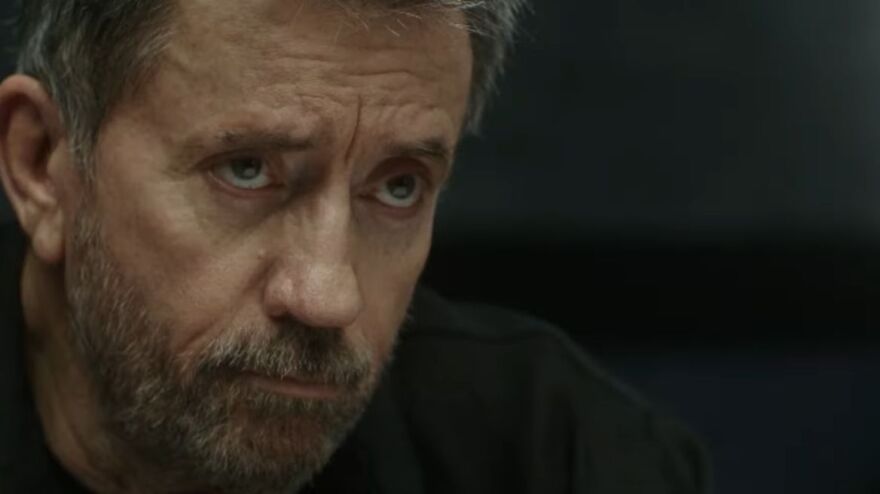 Κάνε ότι κοιμάσαι - Έμιλυ Κολιανδρή:  «Υποδύομαι μια μοιραία και σκοτεινή γυναίκα»