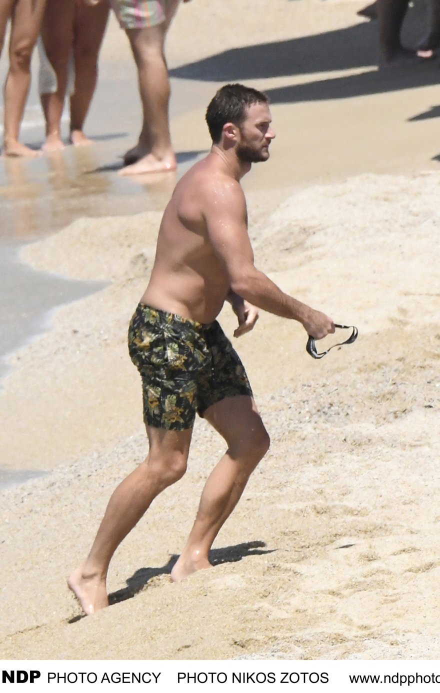 Σκοτ Ίστγουντ: Συνεχίζει τις διακοπές του στη Μύκονο