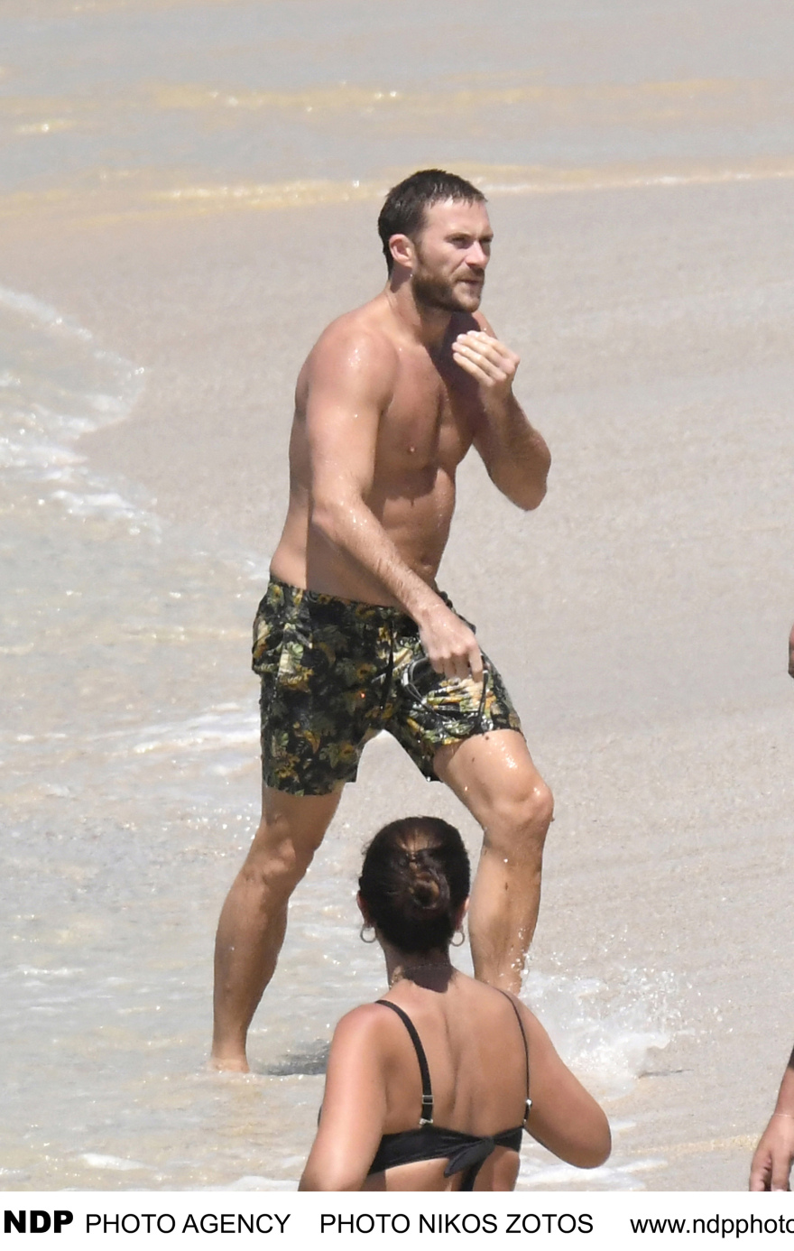 Σκοτ Ίστγουντ: Συνεχίζει τις διακοπές του στη Μύκονο