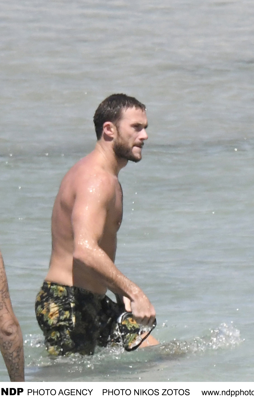 Σκοτ Ίστγουντ: Συνεχίζει τις διακοπές του στη Μύκονο