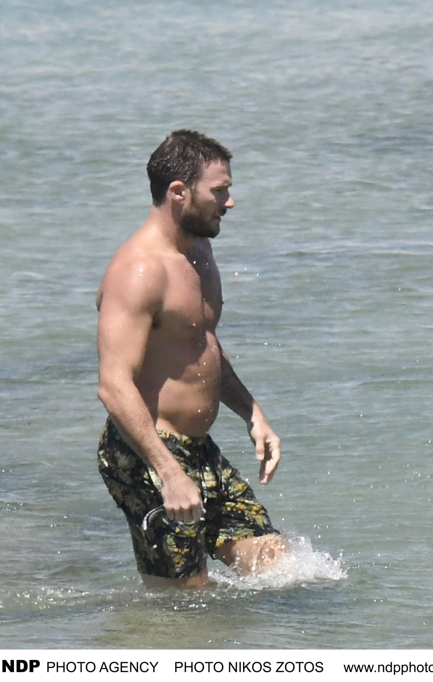 Σκοτ Ίστγουντ: Συνεχίζει τις διακοπές του στη Μύκονο