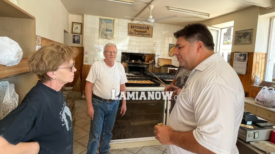 Ο Αμερικανός πρέσβης Τζορτζ Τσούνης στη Μακρακώμη