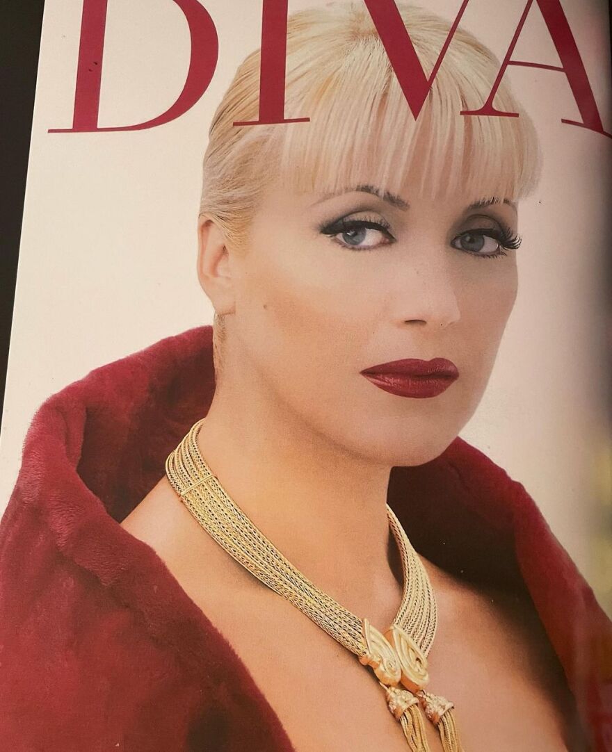 Ρούλα Κορομηλά: «Θυμάται» εξώφυλλα γνωστού περιοδικού, που πόζαρε 27 χρόνια πριν