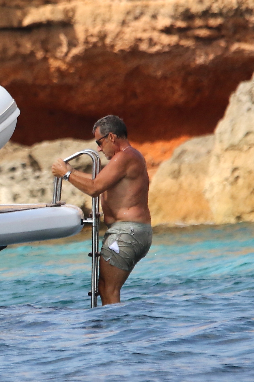 Κάρλα Μπρούνι και Νικολά Σαρκοζί απολαμβάνουν τις διακοπές τους στην Ίμπιζα