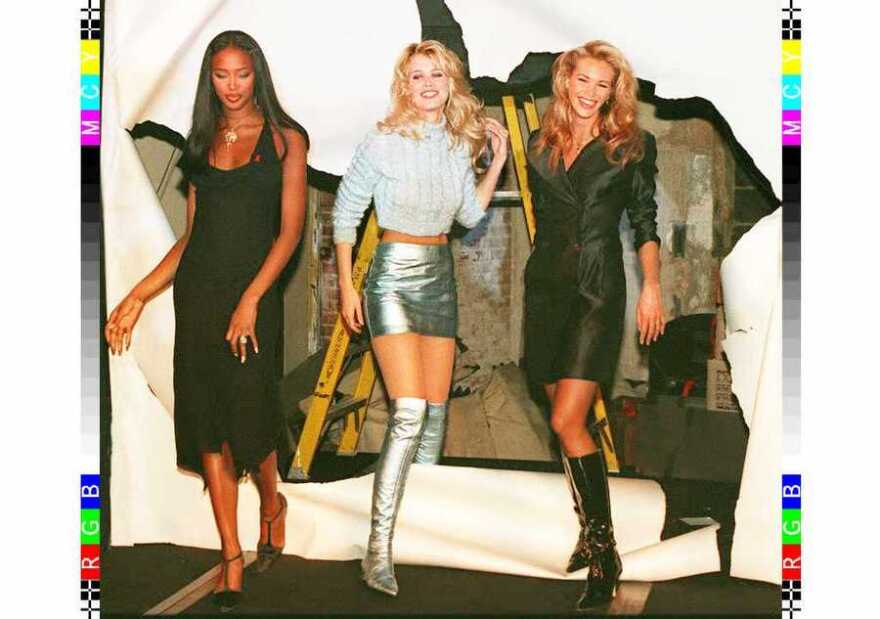 Κλόντια Σίφερ: Αναπολεί τα χρόνια που έκανε πασαρέλα - Δείτε το βίντεο