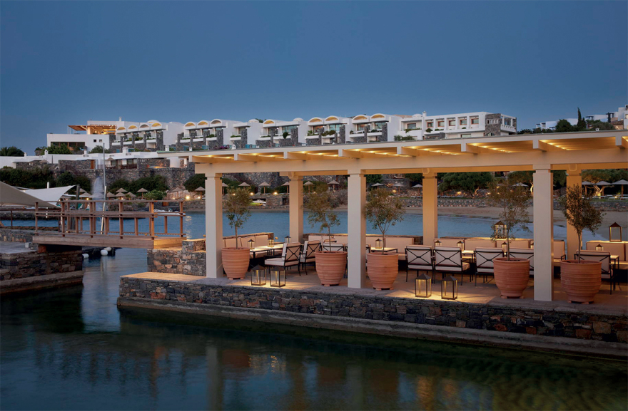 Φεραγκάμο - Κοκοτοί: Γκουρμέ μπίζνες στην Ελούντα